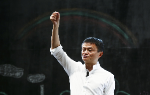 马云最新发声：AI时代不要再犹豫用不用AI 而是怎么教孩子用好AI