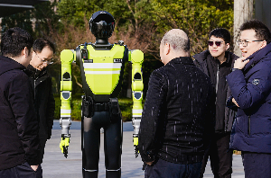 第三代特斯拉人形机器人即将亮相 机器人产业爆发时点渐进